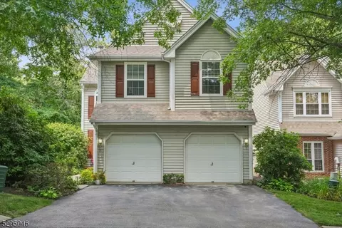 31 Sycamore Way, Mount Arlington, NJ 07856