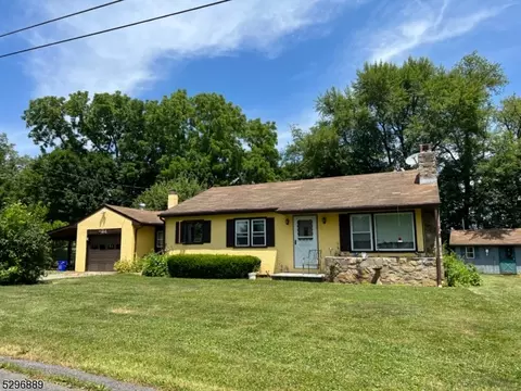 61 Schafer Rd, Washington, NJ 07882