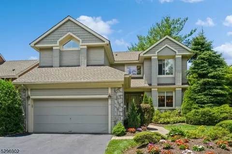 26 Tannery Hill Dr, Hamburg, NJ 07419