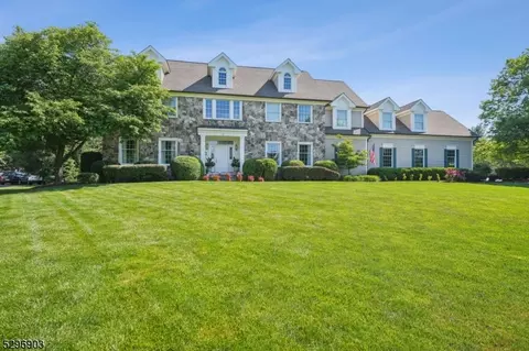 3 Wolf Ln, Bernards, NJ 07920 photo 2