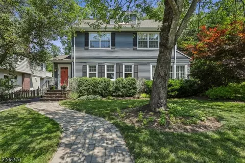 140 Maple St, Summit, NJ 07901