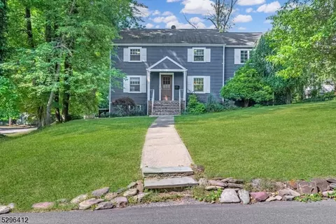 30 Bowers Rd, Caldwell, NJ 07006