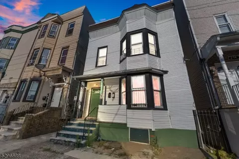 272 Littleton Ave, Newark, NJ 07103
