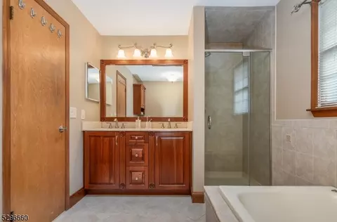 3 Einstein Ct, Flemington, NJ 08822 photo 24