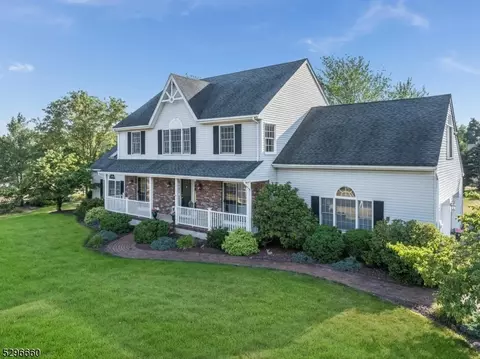 3 Einstein Ct, Flemington, NJ 08822