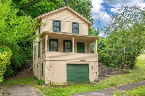 61 Mount Pleasant Ave, Whippany, NJ 07981