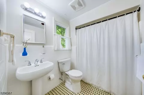 Bath - 21 Webster Ave, Summit, NJ 07901 photo 2 of 2