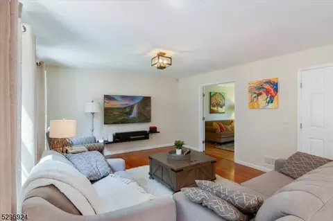 81 Beech Rd, Randolph, NJ 07869 photo 4