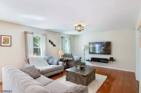 81 Beech Rd, Randolph, NJ 07869 photo 3