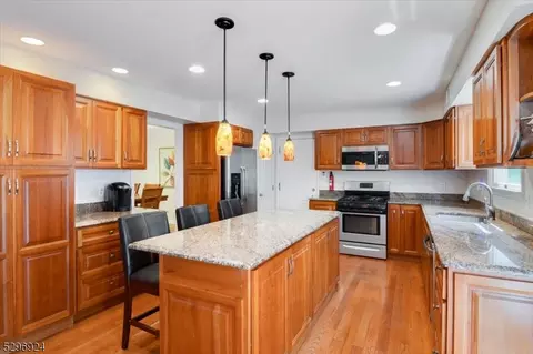 81 Beech Rd, Randolph, NJ 07869 photo 8