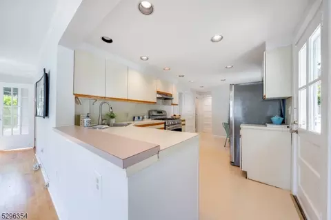 615 Springfield Ave, Summit, NJ 07901 photo 9