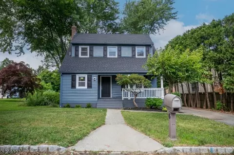 6 Clover Pl, Mine Hill, NJ 07803