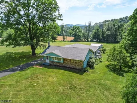 101 Free Union Rd, Belvidere, NJ 07823