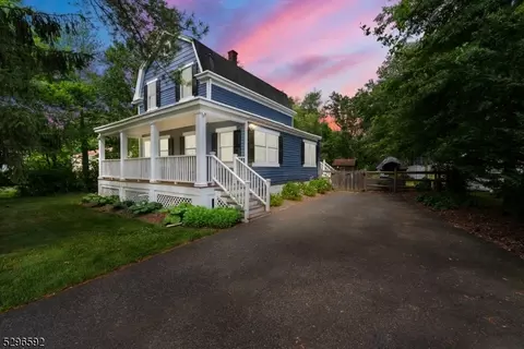413 Mountain Ave, Long Hill, NJ 07933