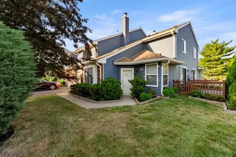 97 Driftwood Dr, Somerset, NJ 08873