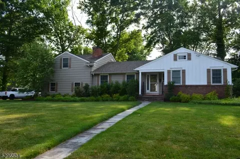 37 Fieldcrest Dr, Scotch Plains, NJ 07076