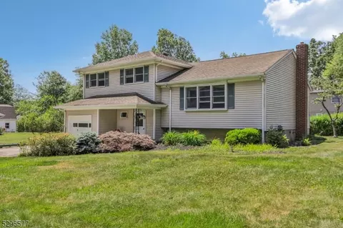 37 Livingston Ave, Warren, NJ 07059
