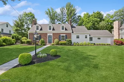 1041 Wychwood Rd, Westfield, NJ 07090