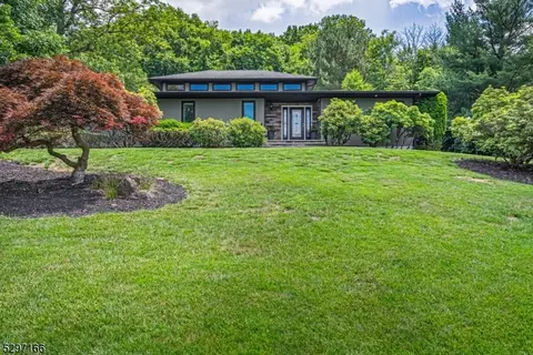 42 Dominic Dr, Rockaway, NJ 07866