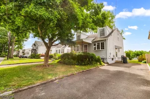 367 Coolidge Dr, Kenilworth, NJ 07033