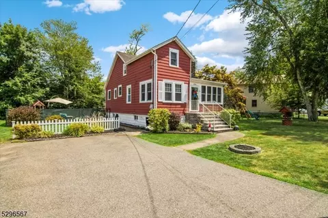 38 Harrison Rd, Parsippany-troy Hills Twp, NJ 07054
