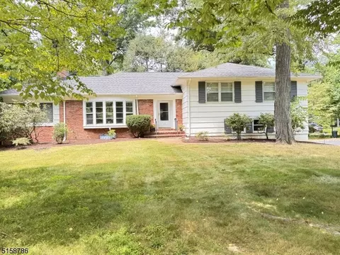 17 Kitchell Rd, Morristown, NJ 07960
