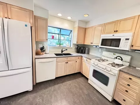 17 Kitchell Rd, Morristown, NJ 07960 photo 13