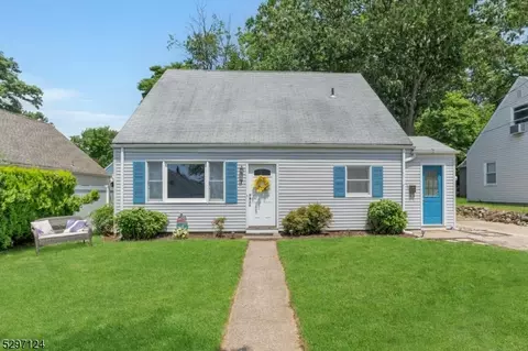 7 Cathy Ave, Hawthorne, NJ 07506