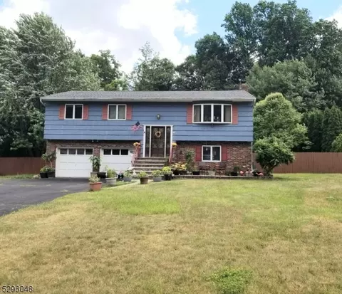 10 Brookside Dr, Mount Olive, NJ 07828