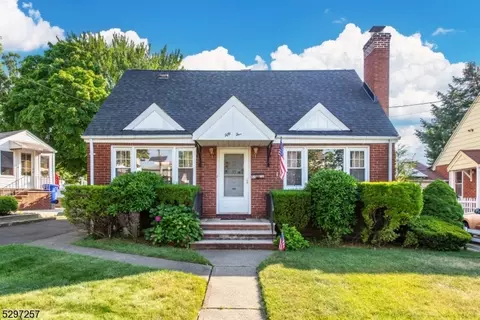 55 Tracy Ave, Totowa, NJ 07512