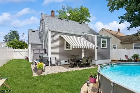 429 Fairview Ave, Middlesex, NJ 08846 photo 2