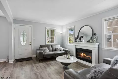 429 Fairview Ave, Middlesex, NJ 08846 photo 4