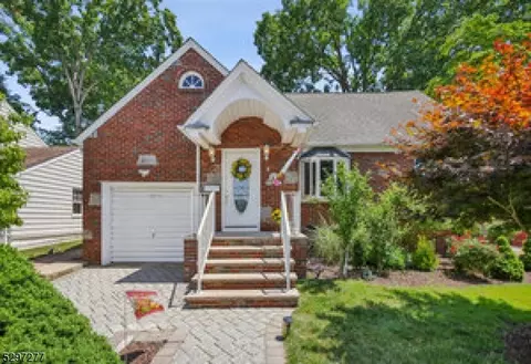 4 Springdale Ct, Clifton, NJ 07013
