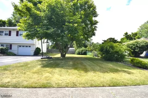 39 Cathyann Ct, Wayne, NJ 07470 photo 3