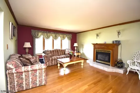 39 Cathyann Ct, Wayne, NJ 07470 photo 12