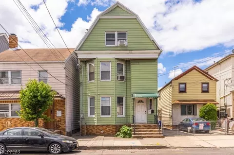 57 Main St, Newark, NJ 07105