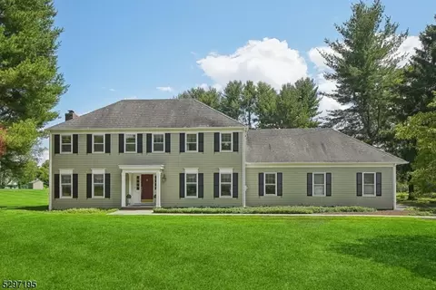 3 Pitney Dr, Mendham Twp, NJ 07945