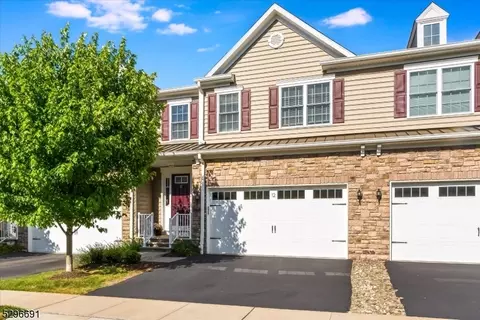 12 Nast Rd, Morristown, NJ 07960