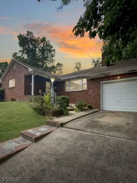20 Adam Blvd, South Amboy, NJ 08879