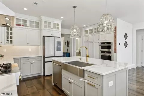 6 Continental Pl, Warren, NJ 07059 photo 5
