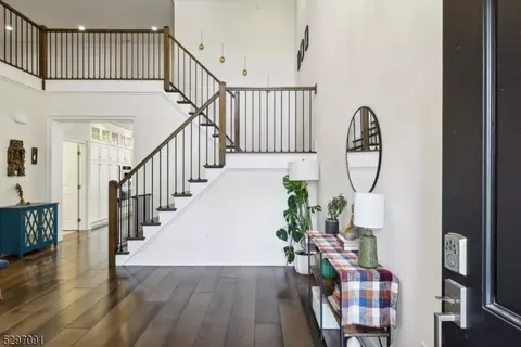 6 Continental Pl, Warren, NJ 07059 photo 3