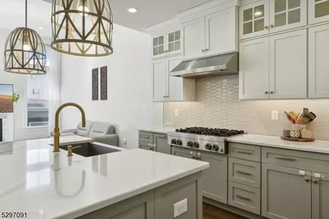 6 Continental Pl, Warren, NJ 07059 photo 8