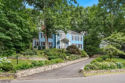 82 Druid Hill Rd, Summit, NJ 07901