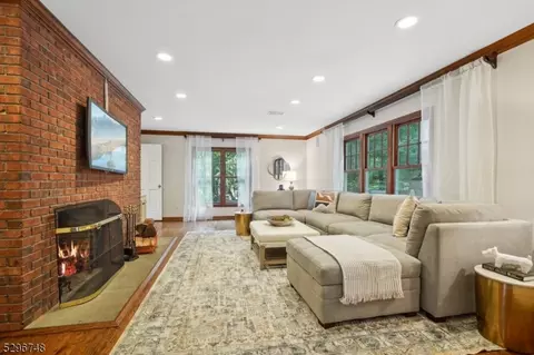 82 Druid Hill Rd, Summit, NJ 07901 photo 11