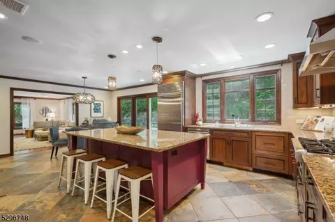 82 Druid Hill Rd, Summit, NJ 07901 photo 10