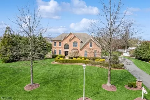 11 Vail Ln, Flemington, NJ 08822