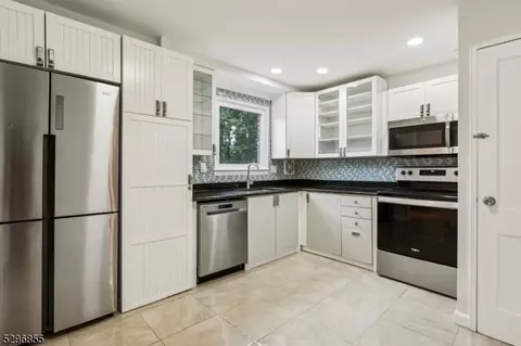41 Troy Dr #41A, Springfield, NJ 07081 photo 4