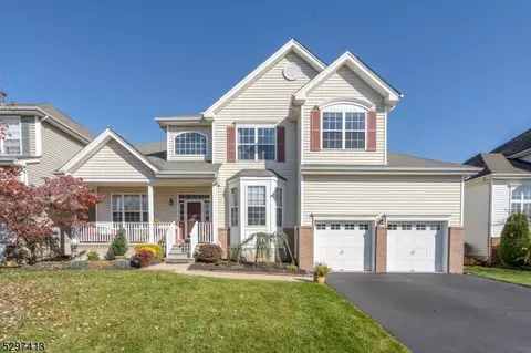43 Stirrup Ln, Flemington, NJ 08822