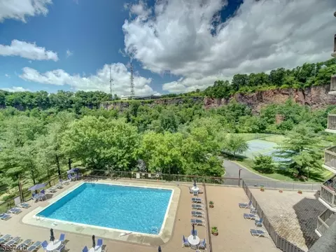 10 Smith Manor Blvd #510, West Orange, NJ 07052