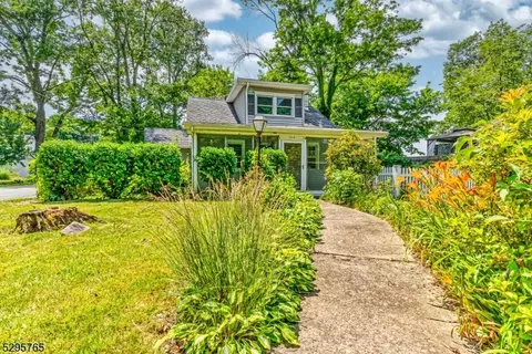 18 Tennis Rd, Jefferson, NJ 07849